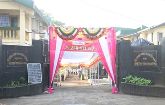 A Structured Trust for a Growing Community